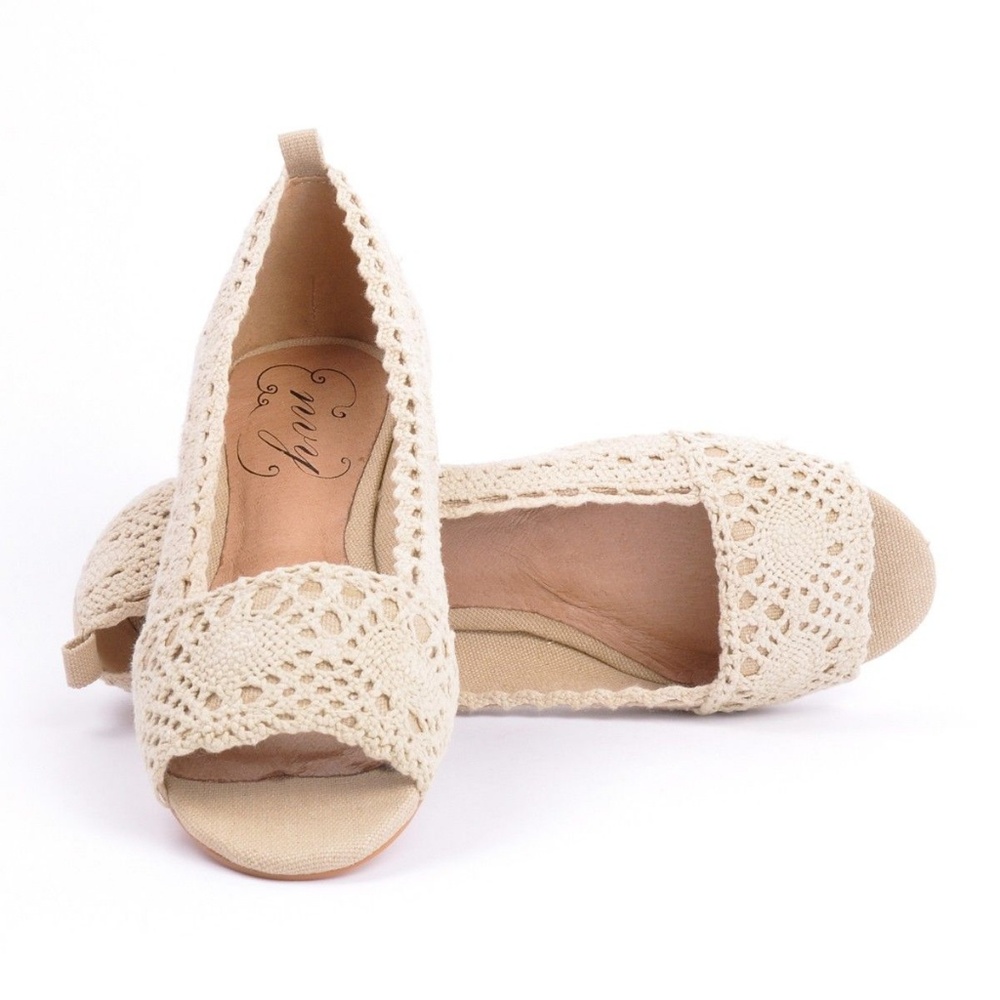 Envy Biege Flats
